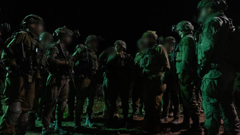 Al-Arabiya: Πράκτορες των ισραηλινών ειδικών δυνάμεων και της Μοσάντ επιχείρησαν τη νύχτα στο Ιράν