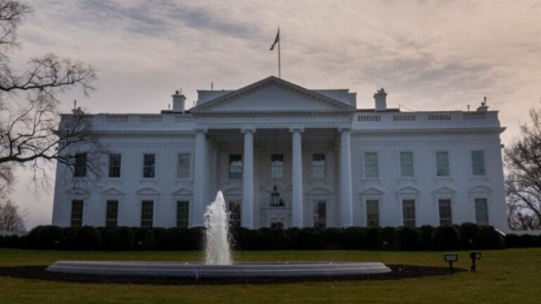 Αμερικανός καρδινάλιος εξανέστη με βίντεο του Λευκού Οίκου για τον πόλεμο στο Ιράν