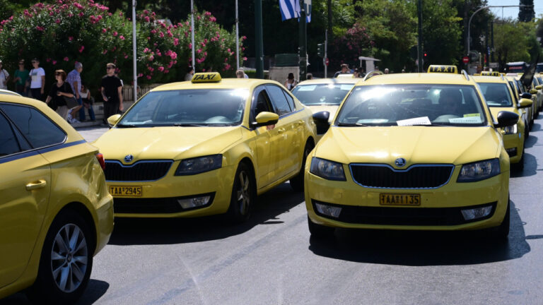 «Χειρόφρενο» τραβούν οι οδηγοί ταξί από σήμερα σε ολόκληρη τη χώρα