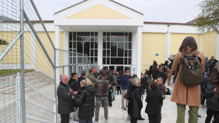 Δίκη για τα Τέμπη: Η αίθουσα... έφερε ένταση και διακοπή - 1η Απριλίου η επόμενη συνεδρίαση