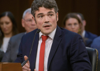 FBI: Ξεκινά έρευνα σε βάρος του Τζο Κεντ για διαρροή πληροφοριών