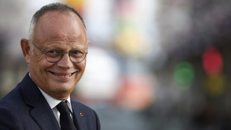 Γαλλία: O Εντουάρντ Φιλίπ είναι ο μόνος που μπορεί να νικήσει την ακροδεξιά στις προεδρικές εκλογές