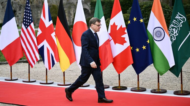 Γερμανία: Η κρίση στη Μέση Ανατολή να μην αποσπάσει την προσοχή μας από την Ουκρανία