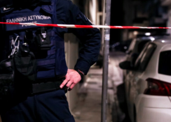 Γυναικοκτονία στον Κολωνό: Στη φυλακή ο 38χρονος- «Η Νεκταρία πέθανε από κίρρωση του ήπατος», λέει