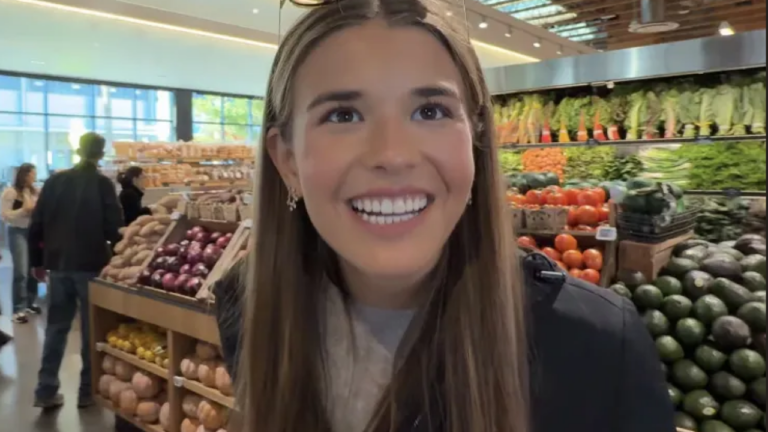 Η εγγονή του Τραμπ ψωνίζει σε παντοπωλείο και παραπονιέται ότι «είναι όλα ακριβά» - Δείτε βίντεο