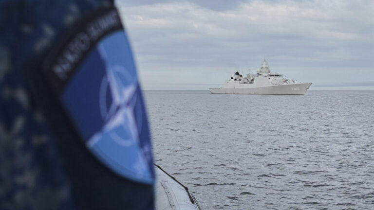 Η Ολλανδία στέλνει φρεγάτα στη Μεσόγειο