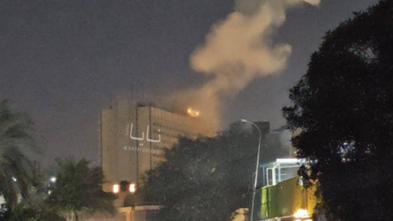 Η στιγμή που ιρανικό drone κτυπά το ξενοδοχείο al Rhaseed στη Βαγδάτη - Δείτε βίντεο
