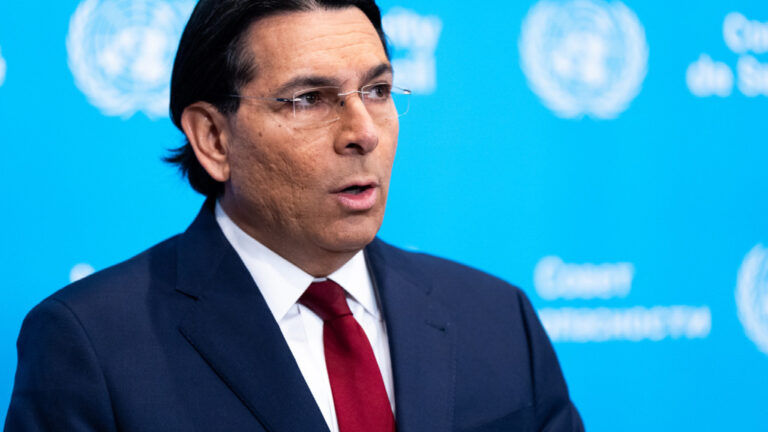 Ισραηλινός πρεσβευτής στον ΟΗΕ: Σε λίγες ημέρες θα είναι δύσκολο για το Ιράν να απειλήσει πλοία στο Στενό του Ορμούζ