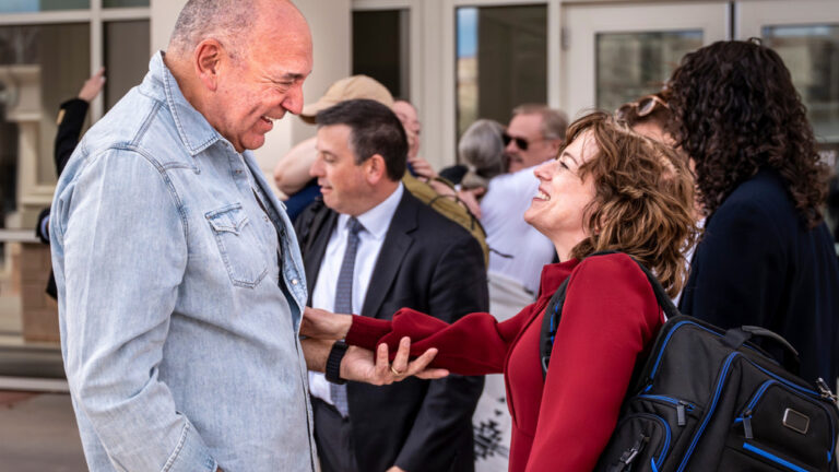 Ιστορική απόφαση: Η εταιρείες Meta και Google κρίθηκαν υπεύθυνες για εθισμό ανηλίκου 