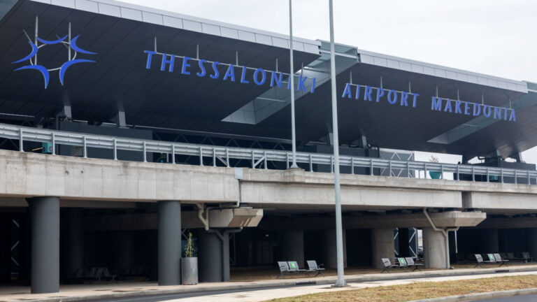 «Κόκκινος συναγερμός» στη Θεσσαλονίκη: Αυστηρά μέτρα απολύμανσης για τον αφθώδη πυρετό