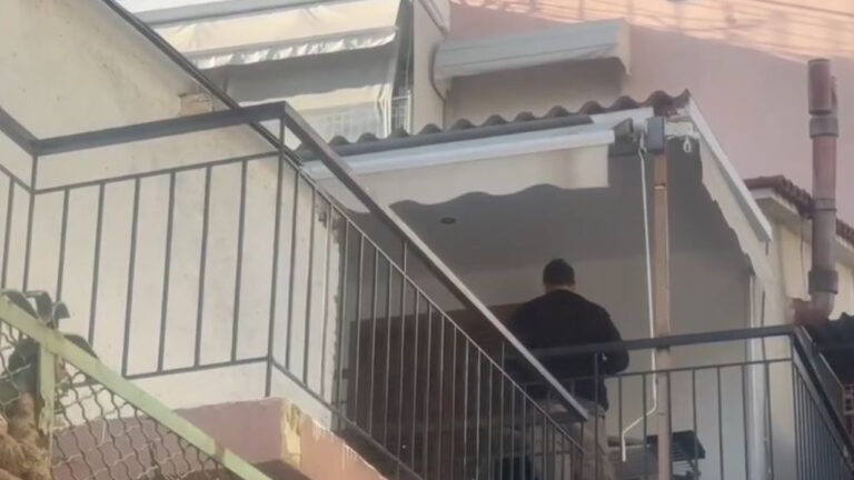 Μυστήριο γύρω από τον θάνατο 59χρονης στον Εύοσμο: Βρεθηκε με ζώνη στο λαιμό- Οι ενδείξεις που παραπέμπουν σε έγκλημα