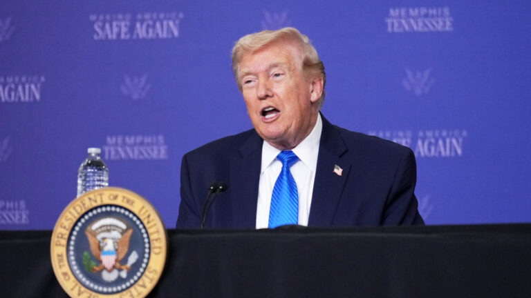 Νέα επίθεση Τραμπ: Όλοι απαίσιοι στο ΝΑΤΟ - Να πάρουν μόνοι τους το πετρέλαιο, το Ορμούζ είναι ασφαλές