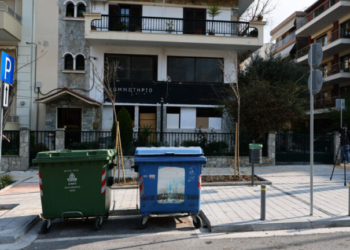 Νεκρός 20χρονος από επίθεση με μαχαίρι στην Καλαμαριά - Εξετάζεται οπαδικό κίνητρο, 4 προσαγωγές