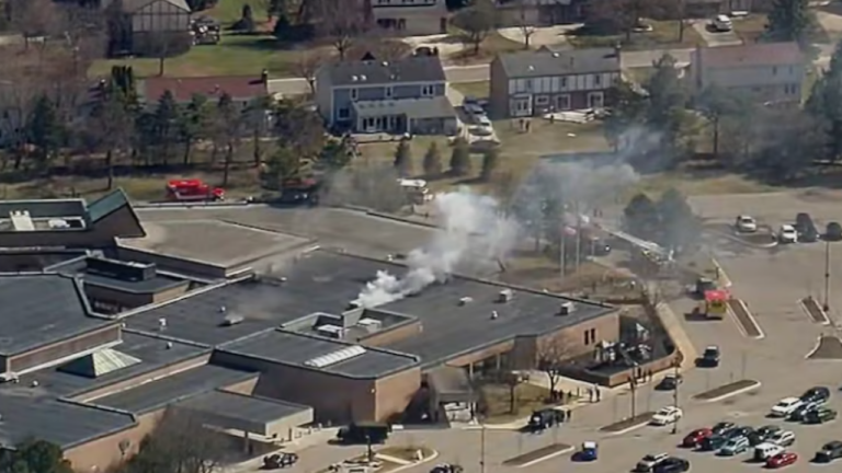 Νεκρός ο ένοπλος που εισέβαλε στην ισραηλινή συναγωγή στο Ντιτρόιτ του Μίσιγκαν - Βίντεο