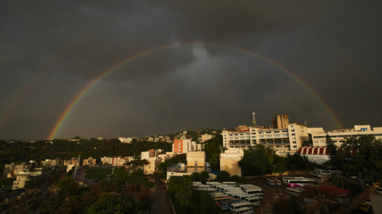 Ο Ιρανός πρέσβης φέρεται να αρνείται να εγκαταλείψει τον Λίβανο παρά την απέλαση