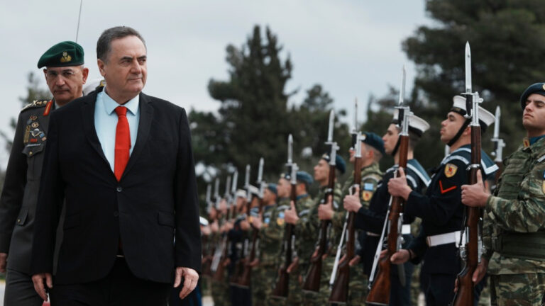 O Ίσραελ Κατς απείλησε ότι το Ισραήλ «θα στείλει το Ιράν δεκαετίες πίσω» αν συνεχίσει να χτυπά πόλεις