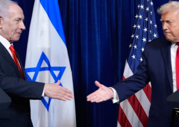 Ο Νετανιάχου χλευάζει τις θεωρίες συνωμοσίας για τον θάνατό του: «Είμαι ζωντανός, κάνουμε χειραψία με πέντε δάχτυλα σε κάθε χέρι»