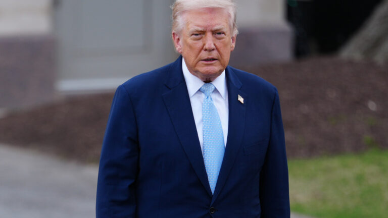 Ο Τραμπ αποκάλυψε το «δώρο» του Ιράν: Επέτρεψε τη διέλευση 10 δεξαμενόπλοιων από το Ορμούζ