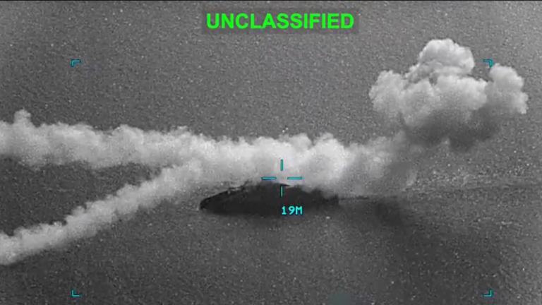 Οι ΗΠΑ έπληξαν ή βύθισαν περισσότερα από 20 ιρανικά πλοία - Δείτε εικόνες