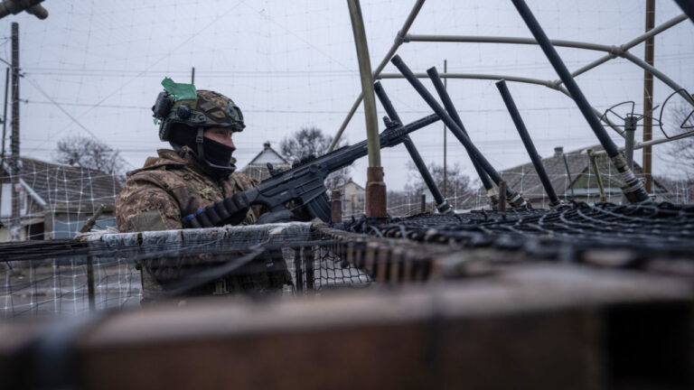 Ουκρανικά πλήγματα σε ρωσικές αεροπορικές εγκαταστάσεις 800 χλμ. από τα σύνορα