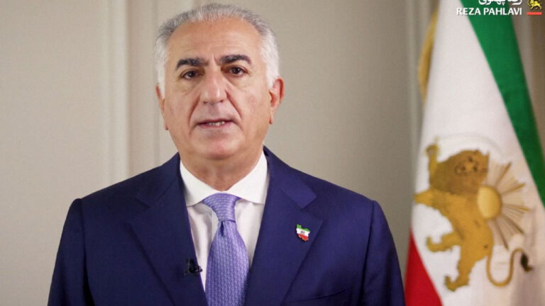 Παχλαβί: «Κάθε απόπειρα διαδοχής του Χαμενεΐ είναι καταδικασμένη να αποτύχει»