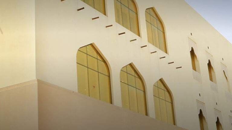 Πανεπιστήμια των ΗΠΑ στη Μέση Ανατολή λειτουργούν εξ αποστάσεως και προτρέπουν τους φοιτητές να φύγουν