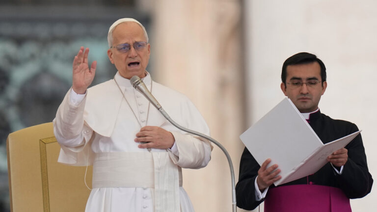 Πάπας Λέων: O Θεός απορρίπτει τις προσευχές ηγετών που διεξάγουν πολέμους