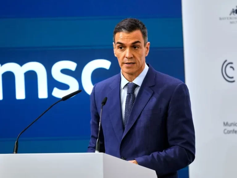 Πέδρο Σάντσεθ: «Ο πόλεμος κατά του Ιράν είναι ένα τεράστιο λάθος»