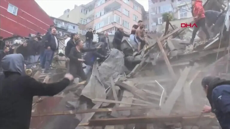 Πέντε τραυματίες στην Κωνσταντινούπολη μετά την κατάρρευση 2 κτιρίων - Δείτε βίντεο