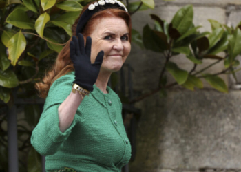 Πιέσεις στη Σάρα Φέργκιουσον να καταθέσει για την υπόθεση Έπσταϊν – Μυστήριο με την απουσία της