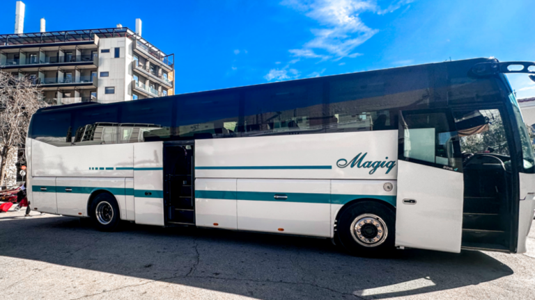 Πυρκαγιά ξέσπασε σε λεωφορείο του ΚΤΕΛ Θεσσαλονίκης - Έγκαιρα απομακρύνθηκαν οι επιβάτες