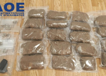 Ρέντη: Συνελήφθησαν 2 άτομα που είχαν σε «καβάτζα» πάνω από 13,5 κιλά ηρωίνης - Δείτε βίντεο