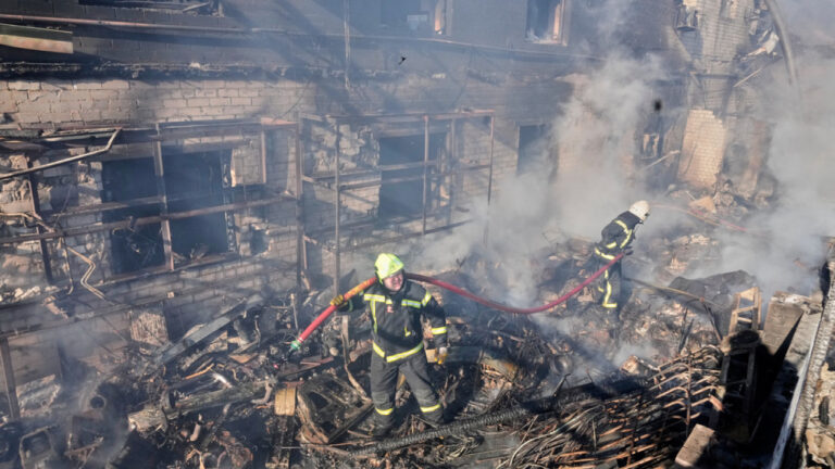 Ρωσική επίθεση με περισσότερα από 400 μη επανδρωμένα αεροσκάφη στο Κίεβο και το Λβιβ