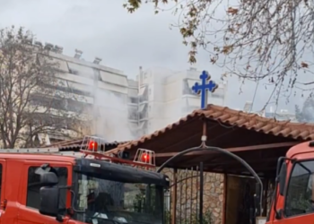 Σε αποθήκη ναού που χρησιμοποιούνταν ως «καβάτζα» για ναρκωτικά η φωτιά στη Λιοσίων - Δείτε βίντεο