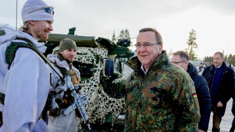 Σκληρή απάντηση Βερολίνου στον Τραμπ για Ιράν: «Αυτός δεν είναι ο δικός μας πόλεμος»