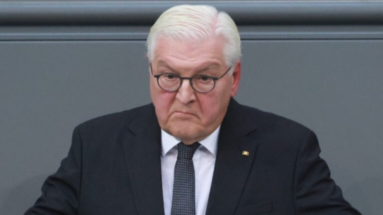 Σταϊνμάιερ - Γερμανία: Παραβίαση του διεθνούς δικαίου ο πόλεμος εναντίον του Ιράν