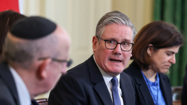 Στάρμερ: «Θα πρέπει να είμαστε προετοιμασμένοι για παρατεταμένη σύγκρουση στη Μέση Ανατολή»