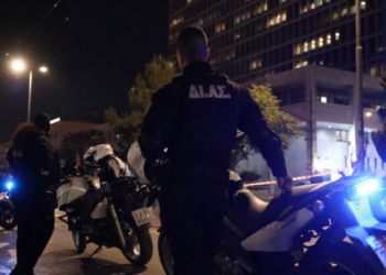Στη φυλακή ο 48χρονος Σουδανός που συνελήφθη με χειροβομβίδες έξω από τη ΓΑΔΑ