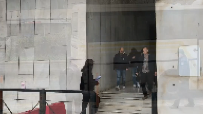 Στην Ευελπίδων οι 22 συλληφθέντες για τη μεγάλη απάτη στον ΕΦΚΑ - Δείτε βίντεο