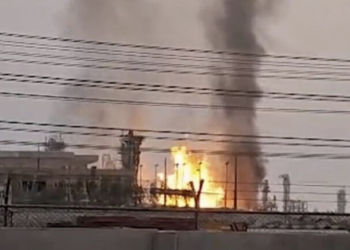 Στις φλόγες εγκατάσταση στο μεγαλύτερο κοίτασμα φυσικού αερίου στον κόσμο - Απειλεί με αντίποινα το Ιράν