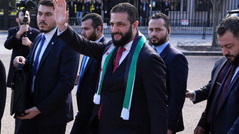 Στο Βερολίνο την Κυριακή και τη Δευτέρα ο Σύρος ηγέτης Αχμέντ αλ-Σαράα