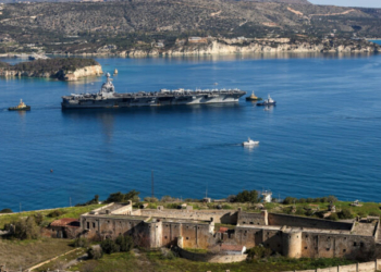 Συνελήφθη Πολωνός ως ύποπτος για κατασκοπεία στη Σούδα