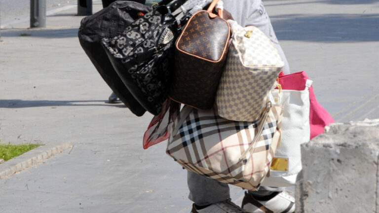 Συντονισμένη επιχείρηση κατά των «μαϊμούδων» σε Πάτρα, Κόρινθο και Κατερίνη