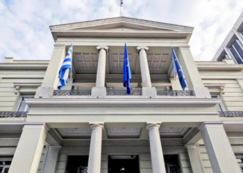 Σύσκεψη στο ΥΠΕΞ για την κατάσταση στη Μέση Ανατολή - Οδηγίες για την ασφαλή επιστροφή των Ελλήνων