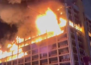 Τεράστια φωτιά σε κυβερνητικό κτίριο στη Νότια Αφρική - Δείτε βίντεο