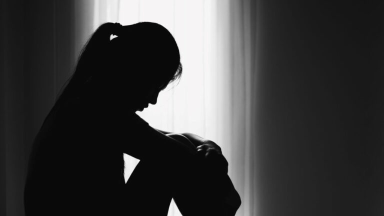 Θεσσαλονίκη: Προσέγγιζε ανήλικες με ναρκωτικά ή αλκοόλ και προέβαινε σε γενετήσιες πράξεις εναντίον τους