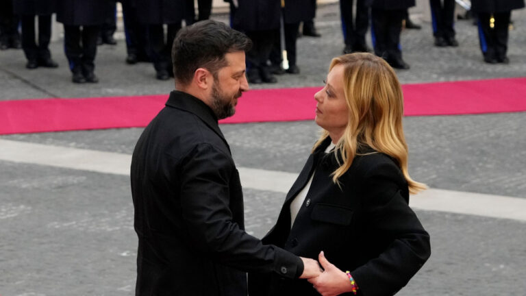 Τηλεφωνική συνομιλία Μελόνι-Ζελένσκι: «Αναγκαία η σύγκληση απόψεων Ευρωπαίων και Αμερικανών εταίρων»