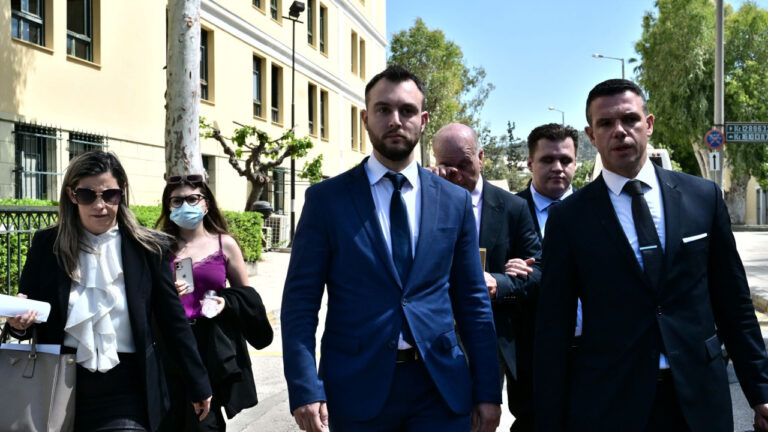 Την ενοχή του Φλώρου για βιαιοπραγία σε βάρος του Καμμένου ζήτησε ο εισαγγελέας έδρας του ΜΟΔ