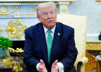 Τραμπ: Να επανεξετάσουμε τη συμμετοχή μας στο ΝΑΤΟ - «Εμείς τους βοηθάμε και εκείνοι όχι»