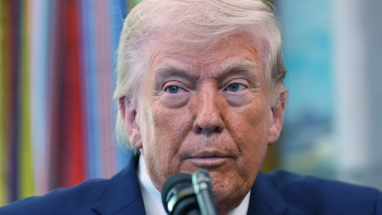 Τραμπ: Συνεχίζονται οι διαπραγματεύσεις με το Ιράν, μιλάμε με τους σωστούς ανθρώπους